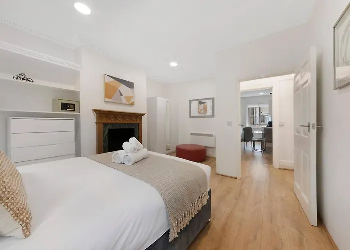 2 Bed Piccadilly Apartment 3