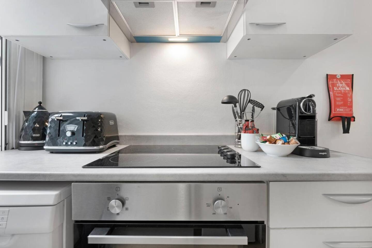 2 Bed Piccadilly 3 * Londra